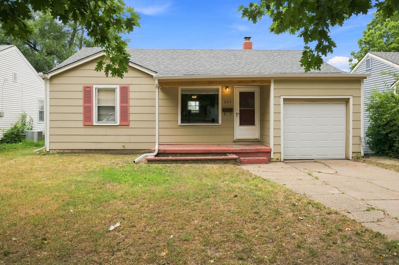 923 Belmont Ave, Wichita, KS 67208