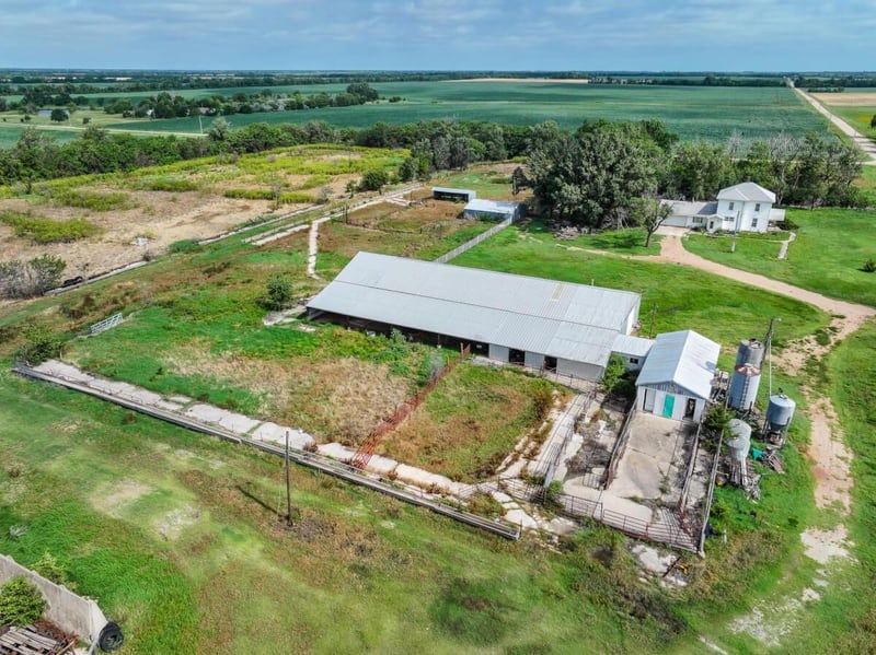 8227 Rock Rd, Walton, KS 67151