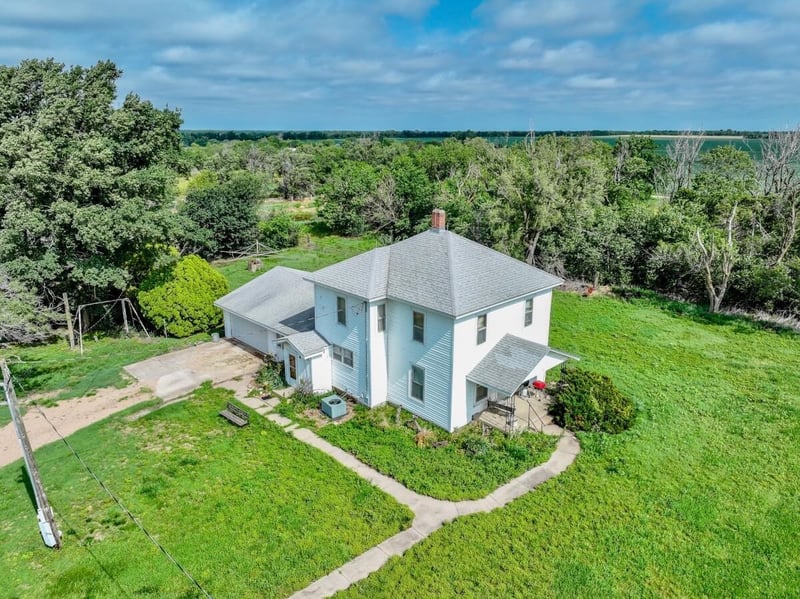 8227 Rock Rd, Walton, KS 67151