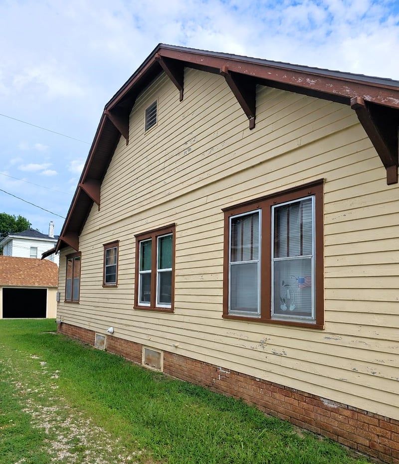 415-417 Putnam Ave, Salina, KS 67401