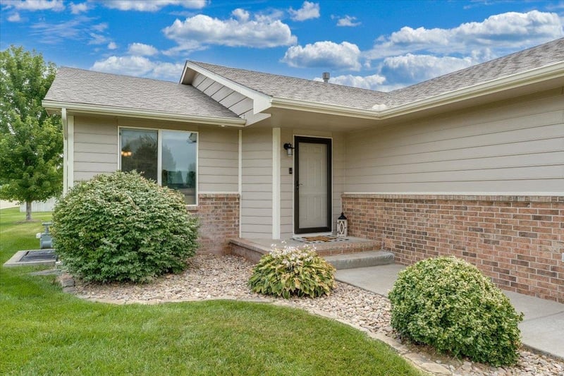 12101 Jewell Ct, Wichita, KS 67235