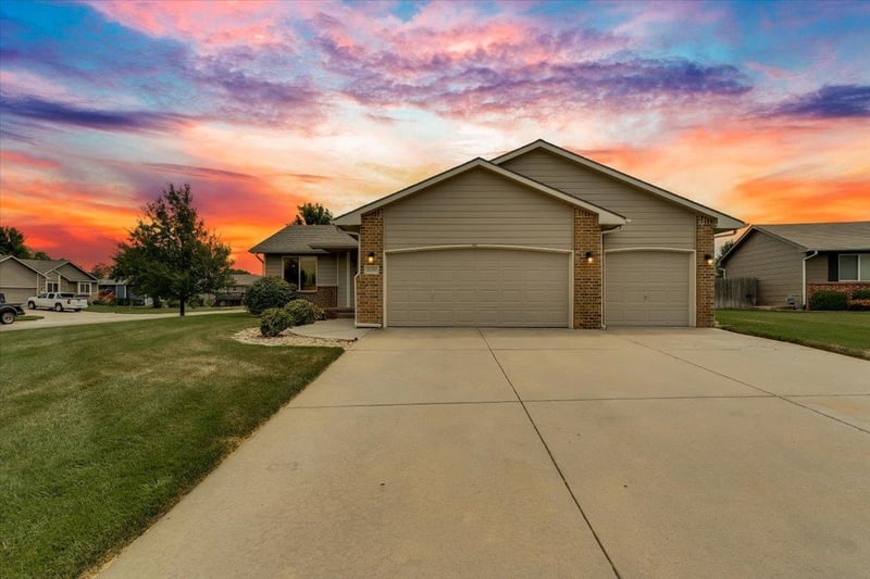 12101 Jewell Ct, Wichita, KS 67235