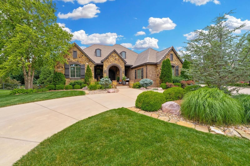 2214 Lindsay Cir, Wichita, KS 67230