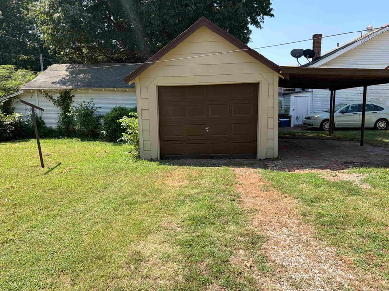 1902 Loomis , Winfield, KS 67156