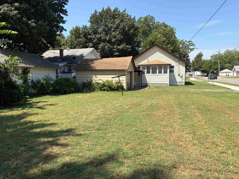 1902 Loomis , Winfield, KS 67156