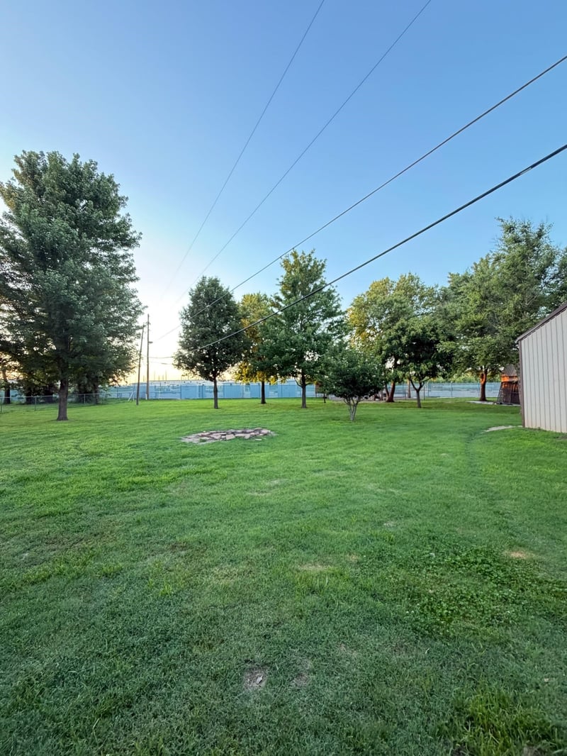 850 41st , Wichita, KS 67217