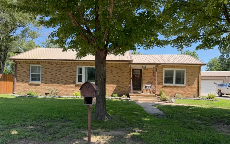 850 41st , Wichita, KS 67217