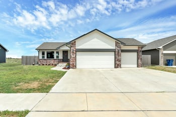260 Dusk , Rose Hill, KS 67133