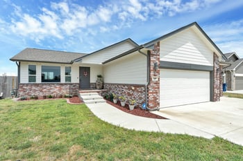 260 Dusk , Rose Hill, KS 67133