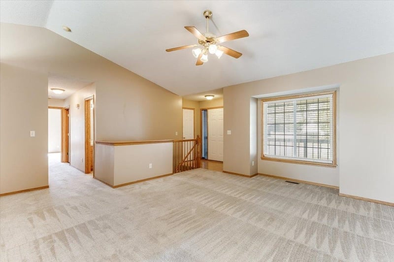 320 Peach Cir, Haysville, KS 67060
