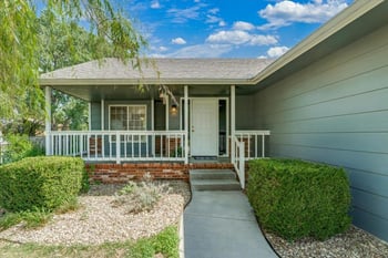 320 Peach Cir, Haysville, KS 67060