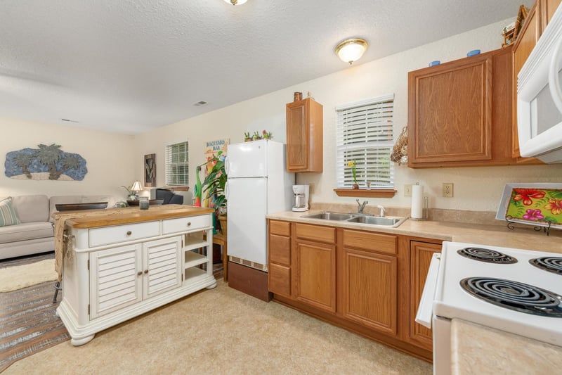 7419 Bittersweet Ln, Andover, KS 67002