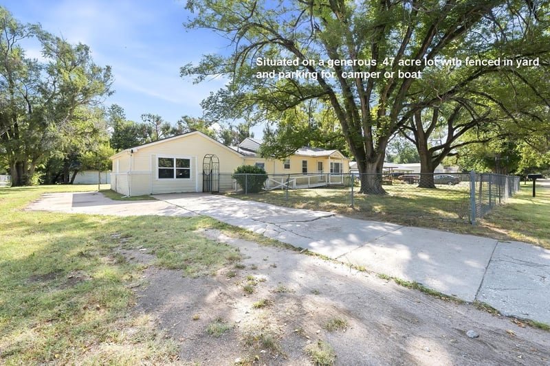 4204 Bartlow Dr, Wichita, KS 67217