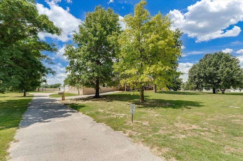1421 E 55th, Wichita, KS 67216