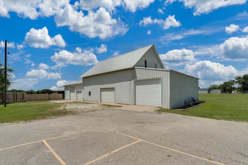 1421 E 55th, Wichita, KS 67216