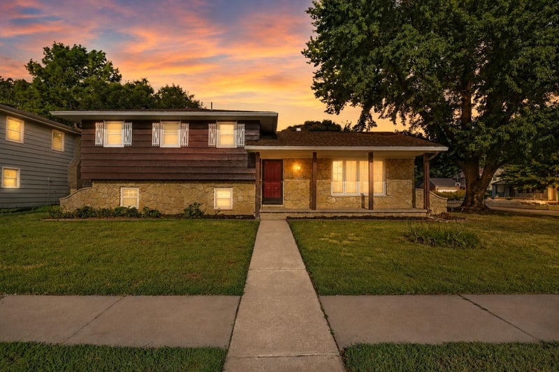1383 Caddy Ln, Wichita, KS 67212