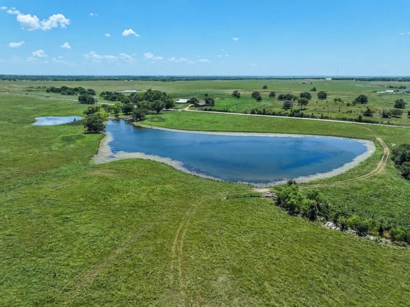 000 Hunter Rd, Douglass, KS 67039