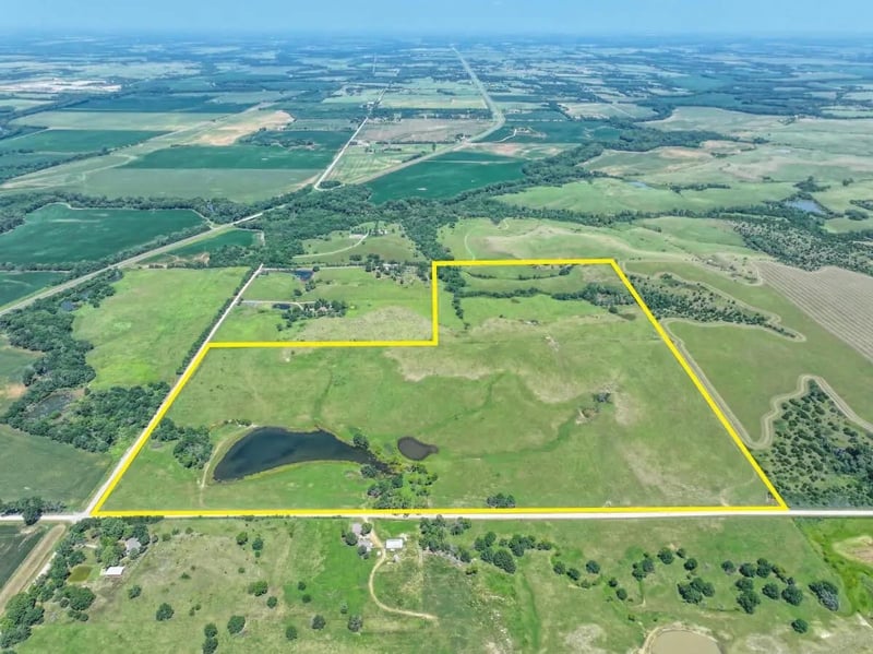 000 Hunter Rd, Douglass, KS 67039