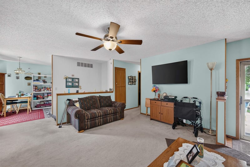 3933 32nd St S, Wichita, KS 67217