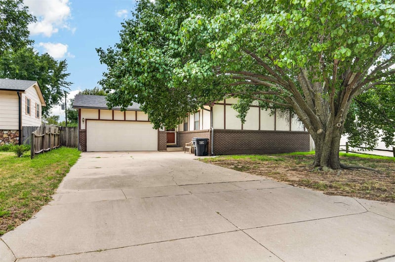 3933 32nd St S, Wichita, KS 67217