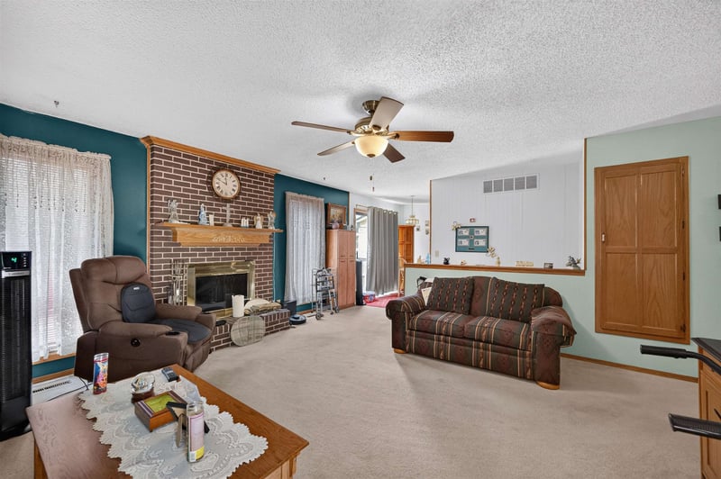 3933 32nd St S, Wichita, KS 67217
