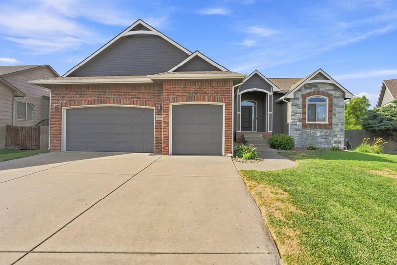 11007 Hampton Lakes St, Maize, KS 67101-3780
