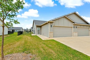 5227-5229 Cypress St, Bel Aire, KS 67226