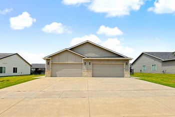 5227-5229 Cypress St, Bel Aire, KS 67226