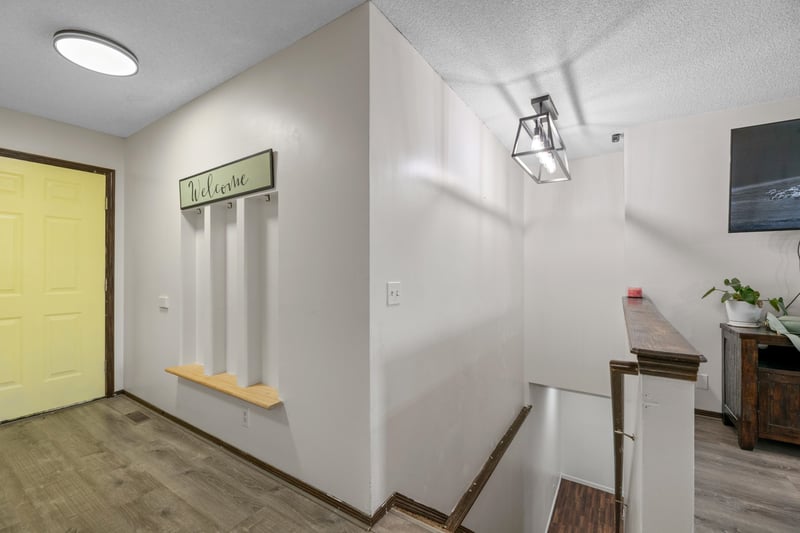 803 Longview Ct, Valley Center, KS 67147