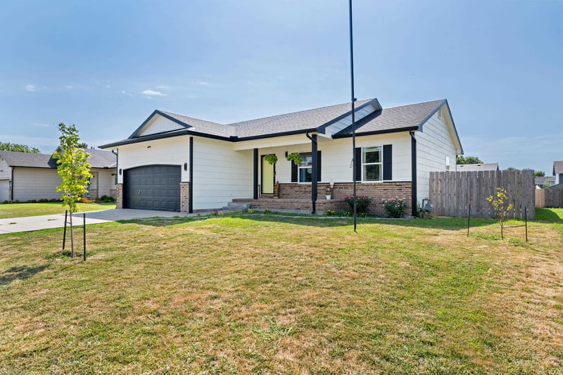 803 Longview Ct, Valley Center, KS 67147