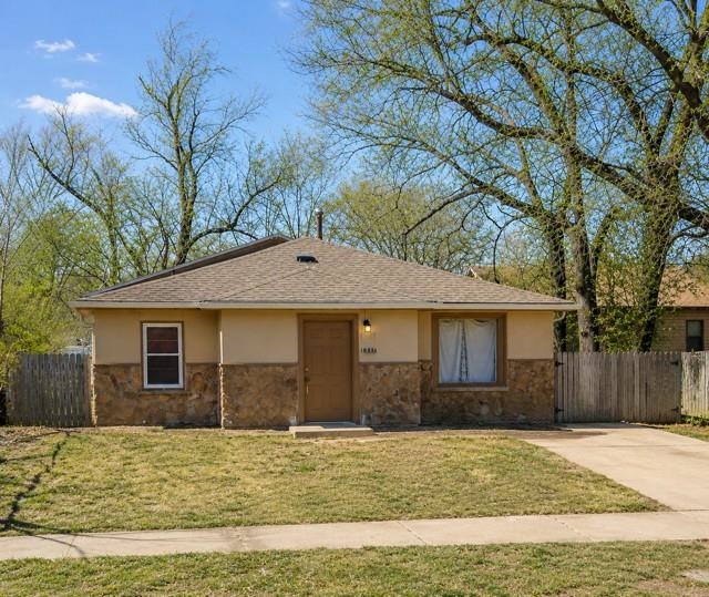 1141 Madison Ave, Wichita, KS 67214