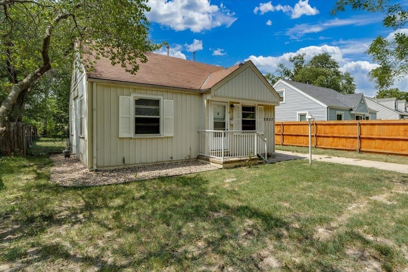 2027 Gold St, Wichita, KS 67213