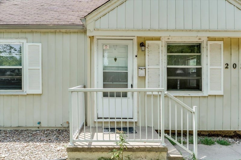 2027 Gold St, Wichita, KS 67213