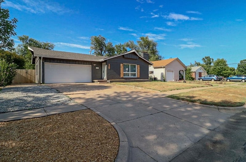 2538 Columbine Ln, Wichita, KS 67204