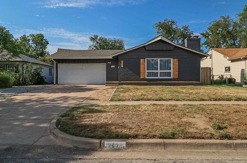 2538 Columbine Ln, Wichita, KS 67204