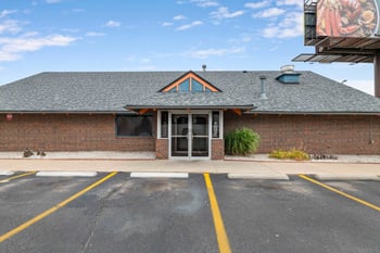 6215 W Kellogg, Wichita, KS 67209