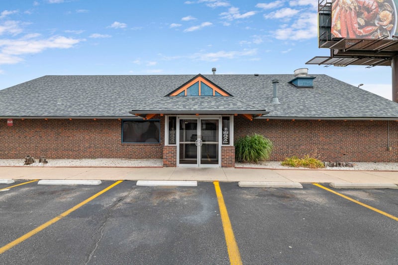 6215 Kellogg , Wichita, KS 67209