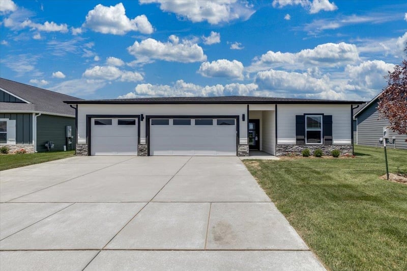 11581 Scarlett Ct, Maize, KS 67101