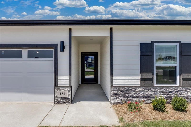 11581 Scarlett Ct, Maize, KS 67101