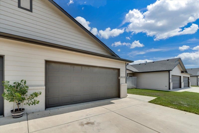 12113 Fontana , Wichita, KS 67205