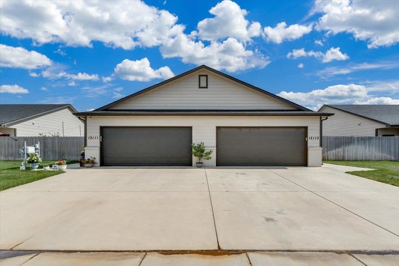 12113 Fontana , Wichita, KS 67205