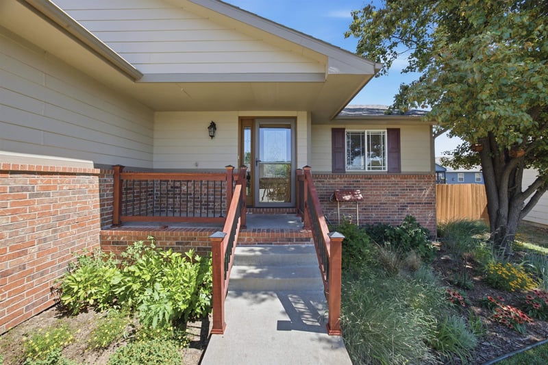 4410 E Falcon St, Wichita, KS 67220
