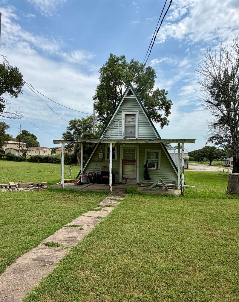 2471 43rd St, Fall River, KS 67047