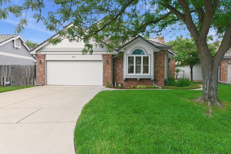 8818 E Bradford Cir, Wichita, KS 67206