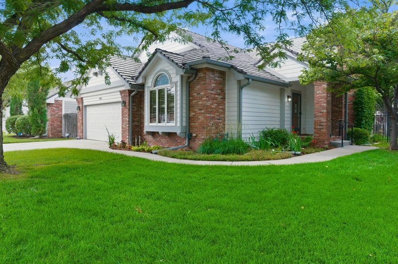 8818 E Bradford Cir, Wichita, KS 67206