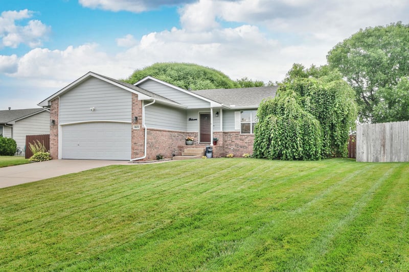 1601 Cleary Ln, Goddard, KS 67052-8543