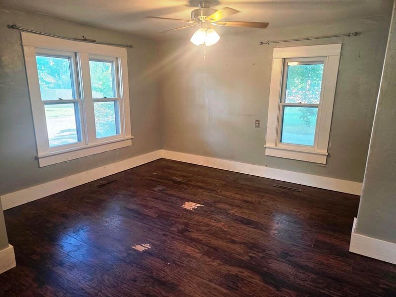 114 Durst St, Moundridge, KS 67107