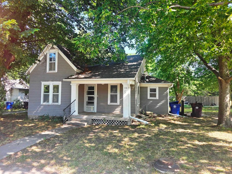 114 Durst St, Moundridge, KS 67107