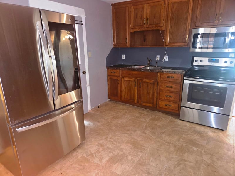 114 Durst St, Moundridge, KS 67107