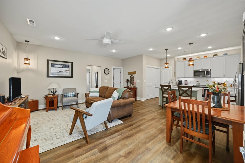1007 Lingonberry Ln, Lindsborg, KS 67456